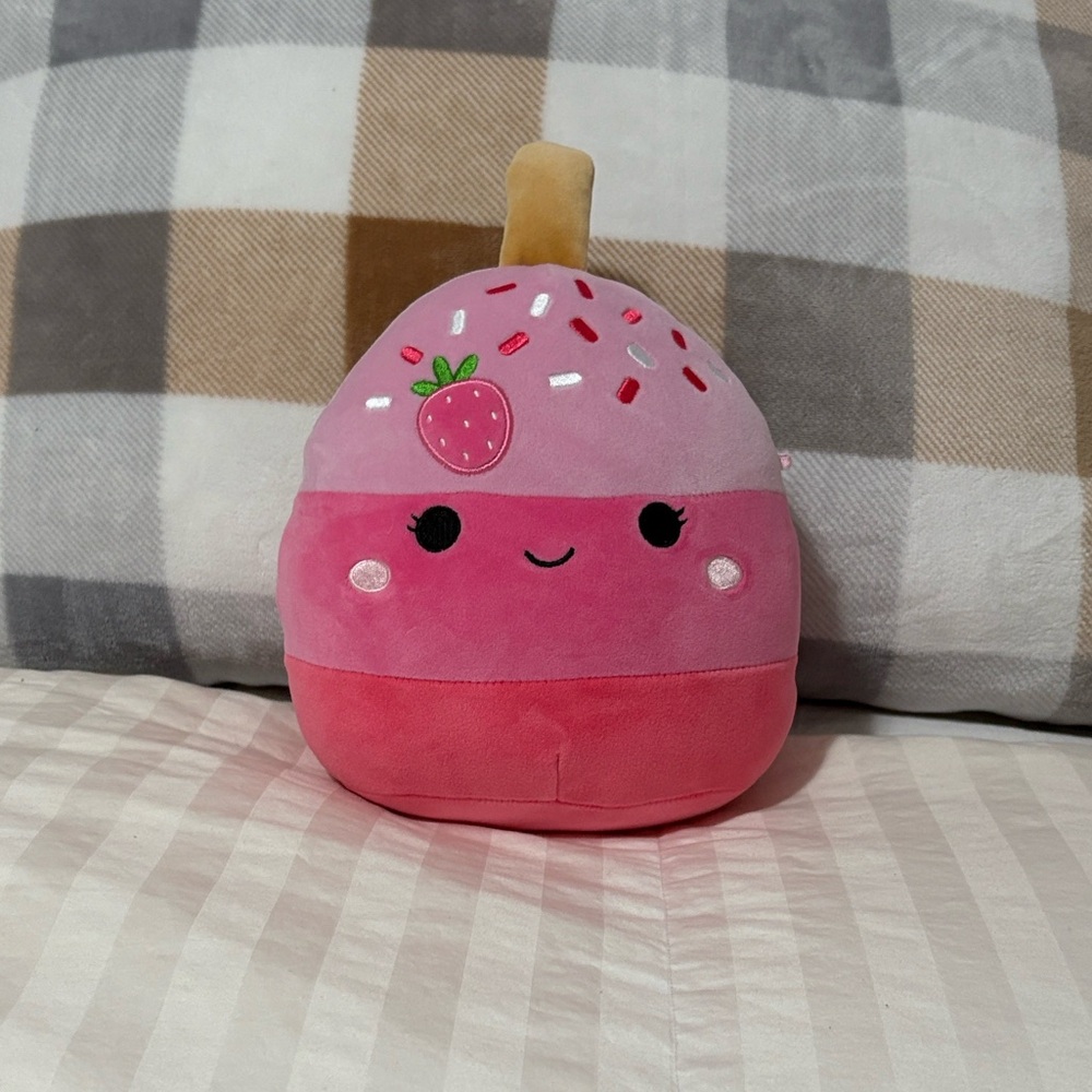 3/$20 7.5” Pama the strawberry cake pop Squishmallow